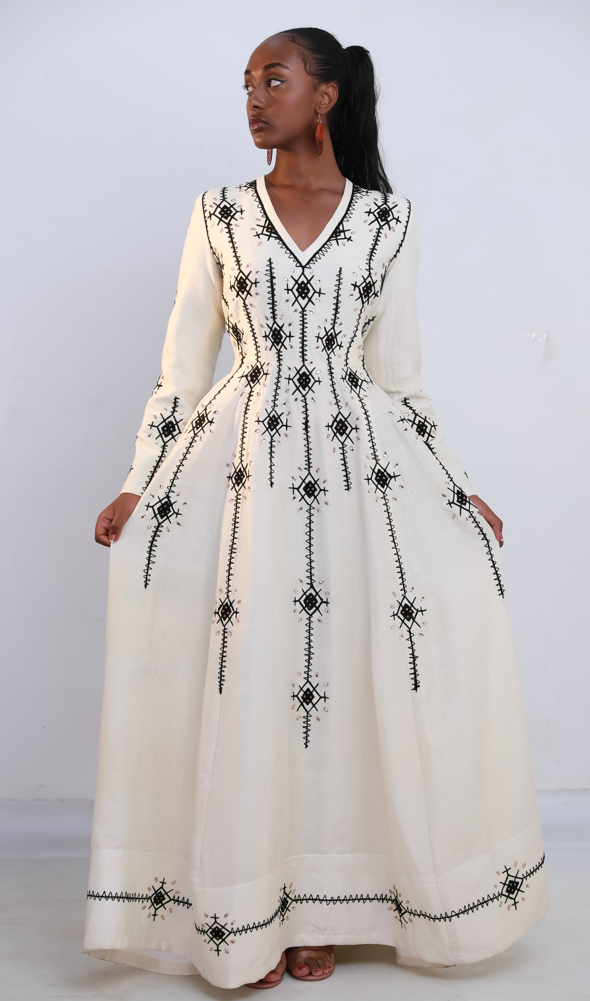 Black Design Embroidery Elegant Modern Habesha Dress,Habesha Libs XXL Black Design Embroidery Elegant Modern Habesha Dress,Habesha Libs XXL