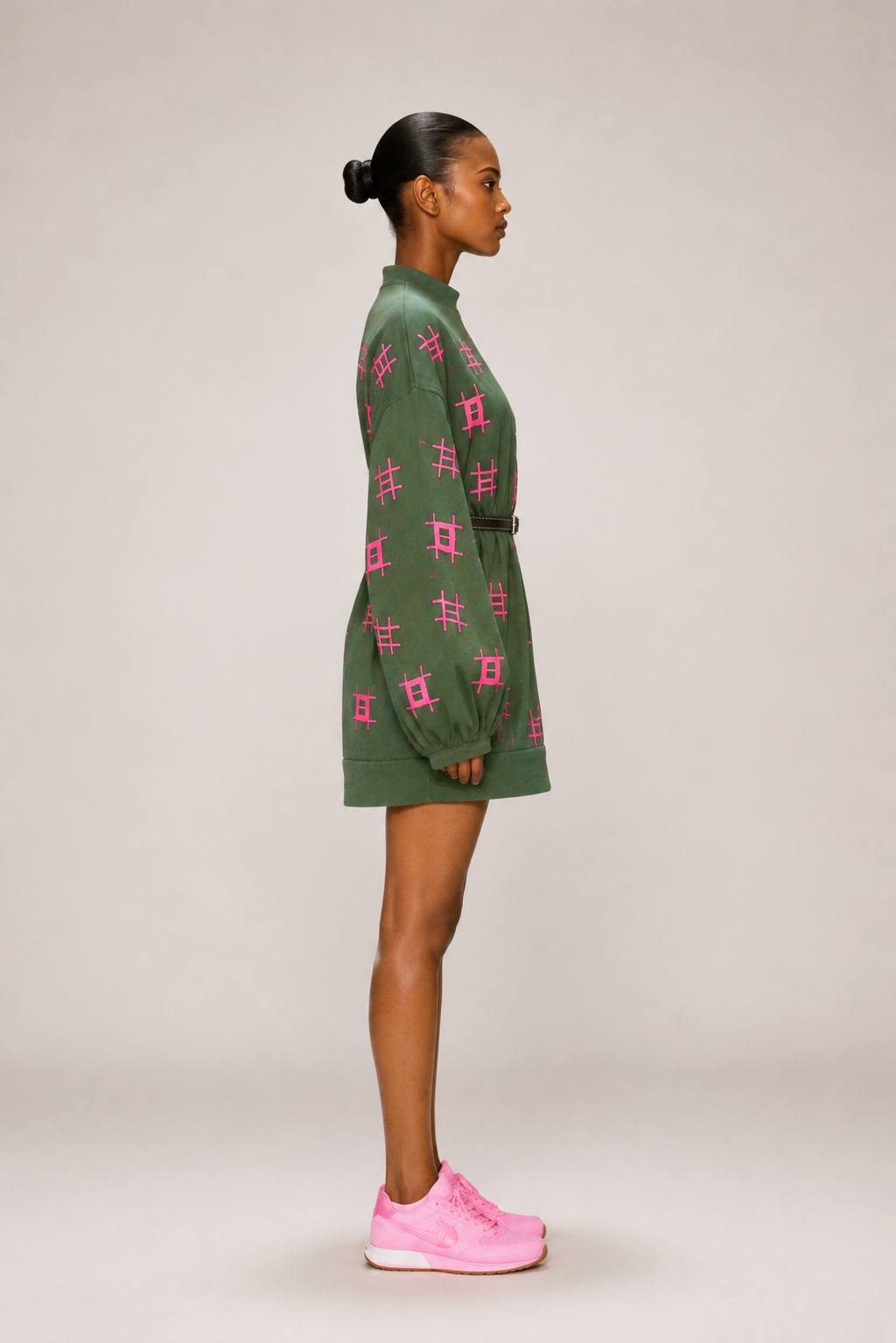 Menen – Women's Embroidered Long-Sleeve Mini Dress
